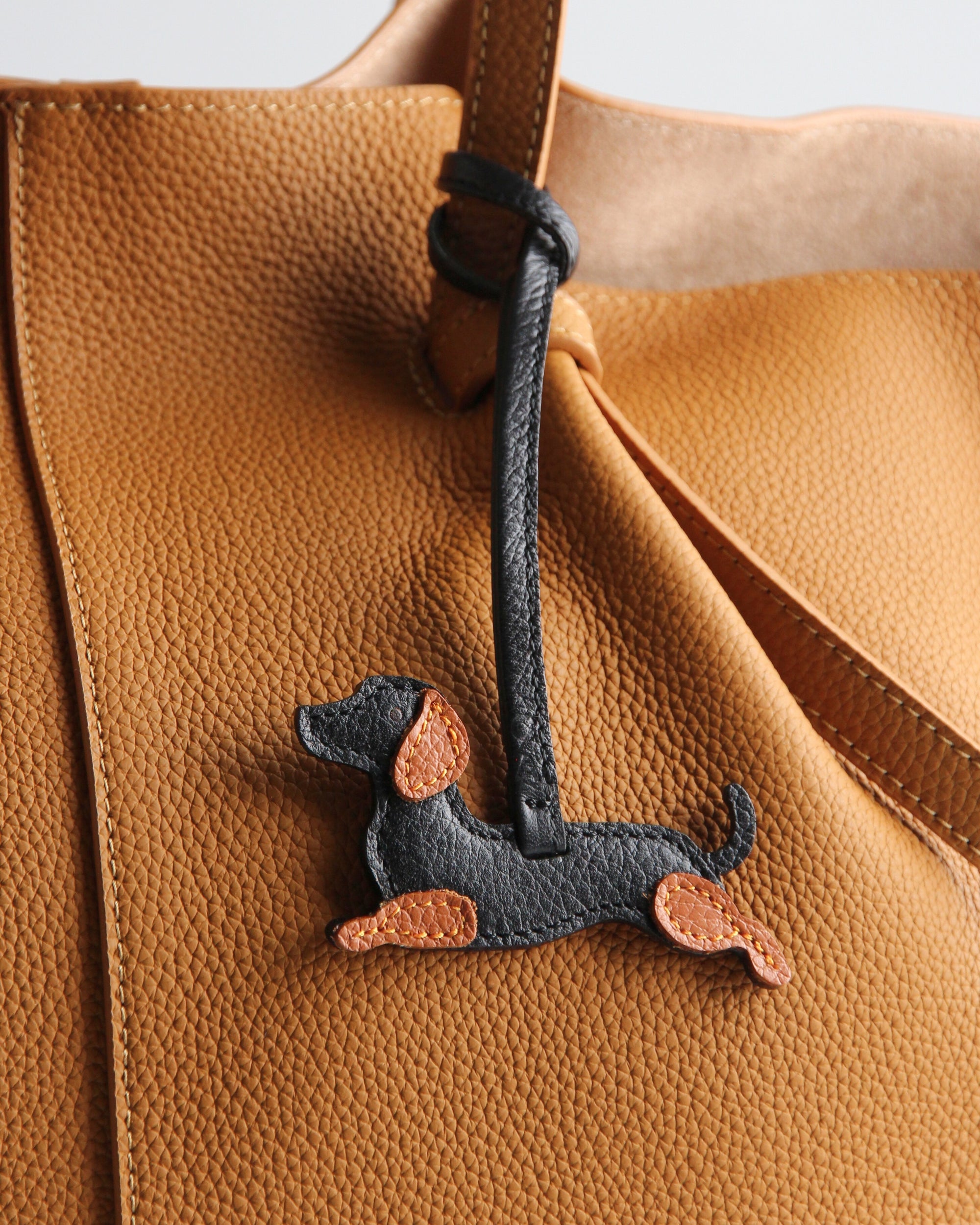 Petits Amis Dachshund Charm