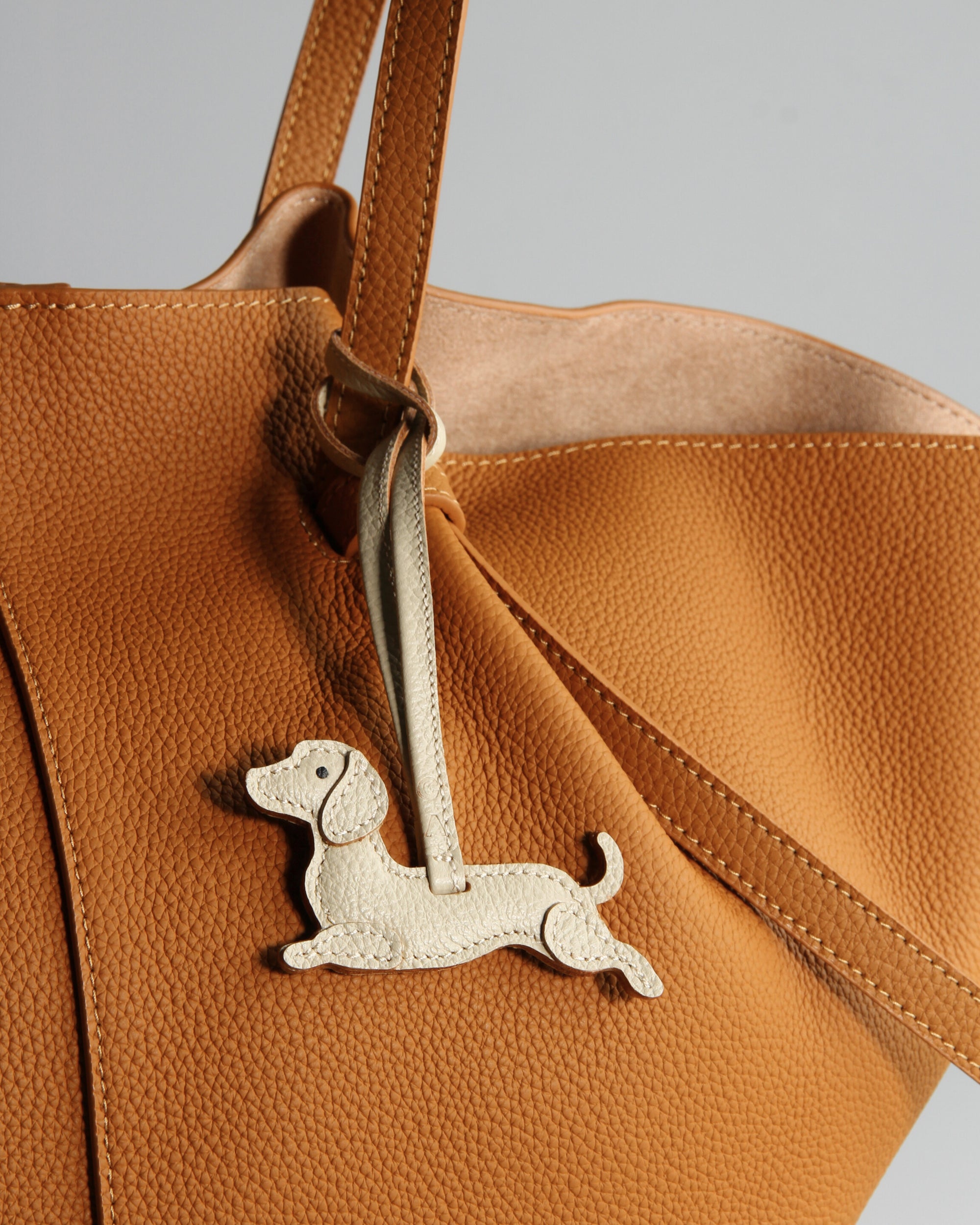 Petits Amis Dachshund Charm