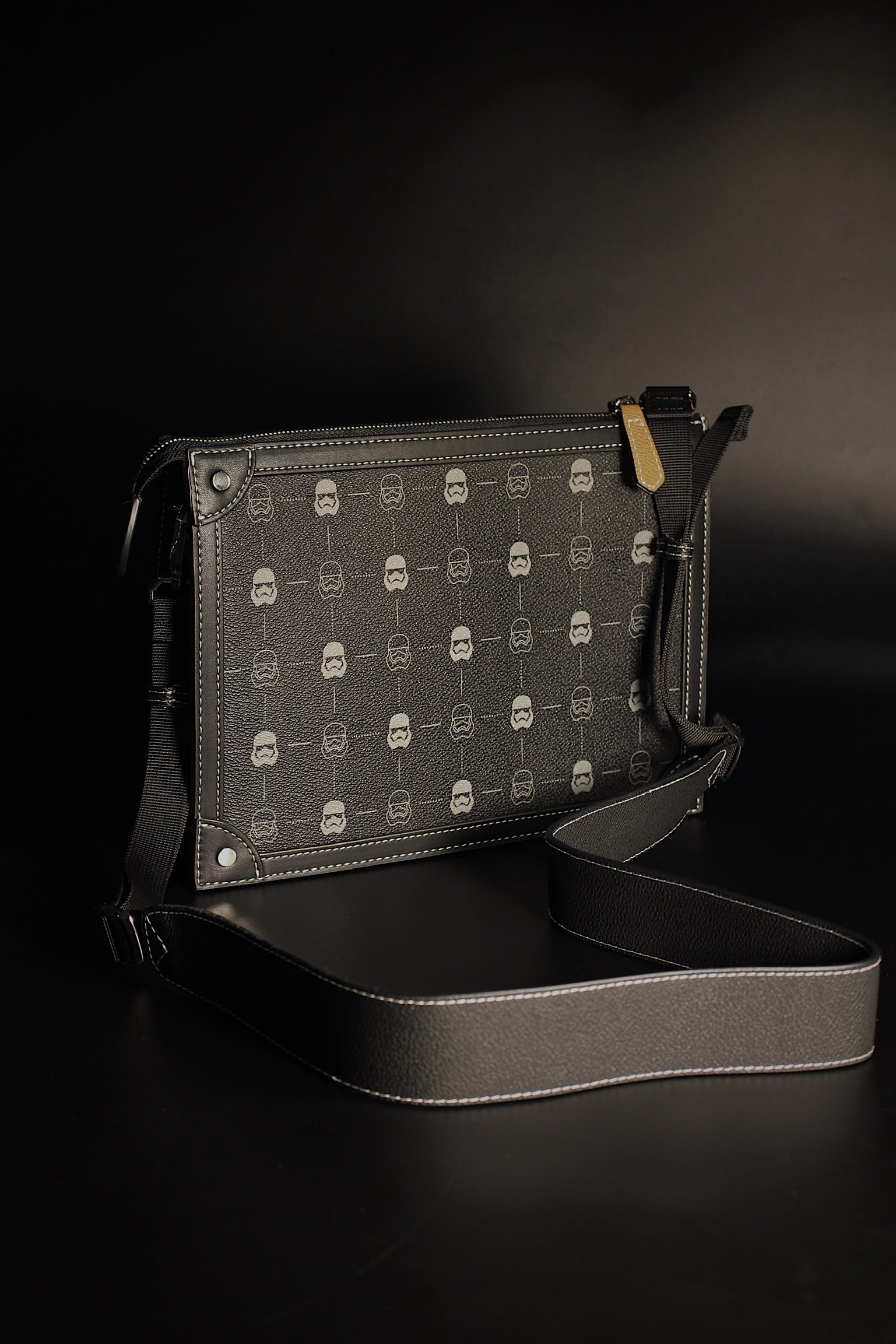 ONYX Clutch